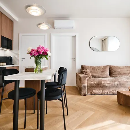 Jasmine Grand 7 By Housine